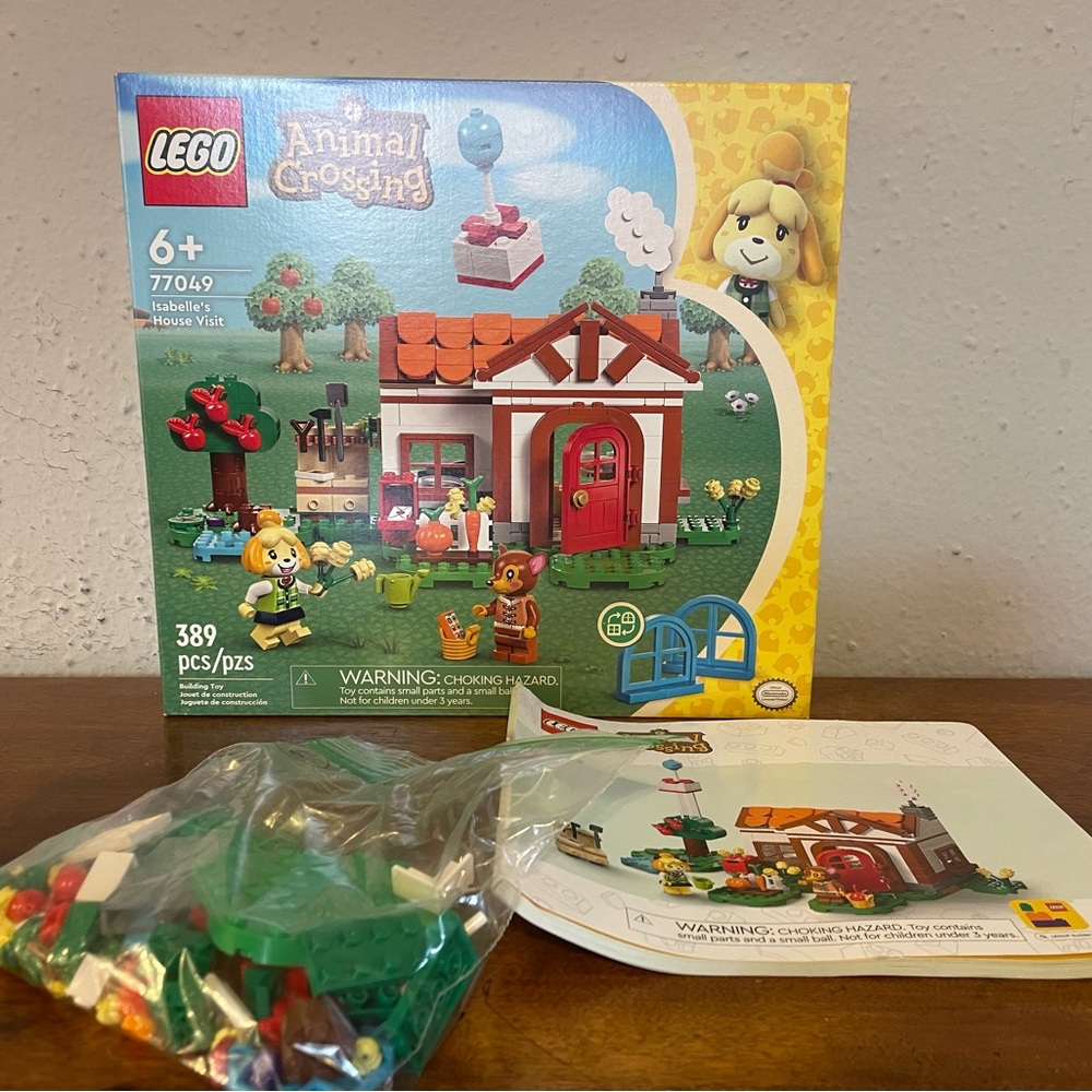 LEGO Animal Crossing Isabelle's House Visit Set - Multicolor
